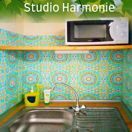 Joli Avec Terrasse, 2km A79, 6km Le Pal