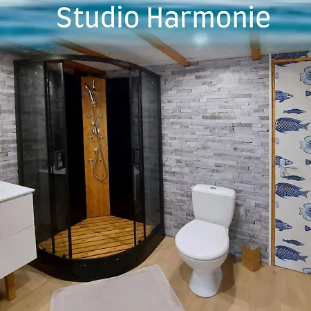 Joli Avec Terrasse, 2km A79, 6km Le Pal Gæstehus